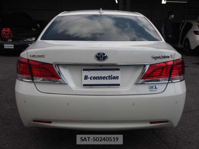 Toyota CROWN SEDAN 2015-11 7875933-4