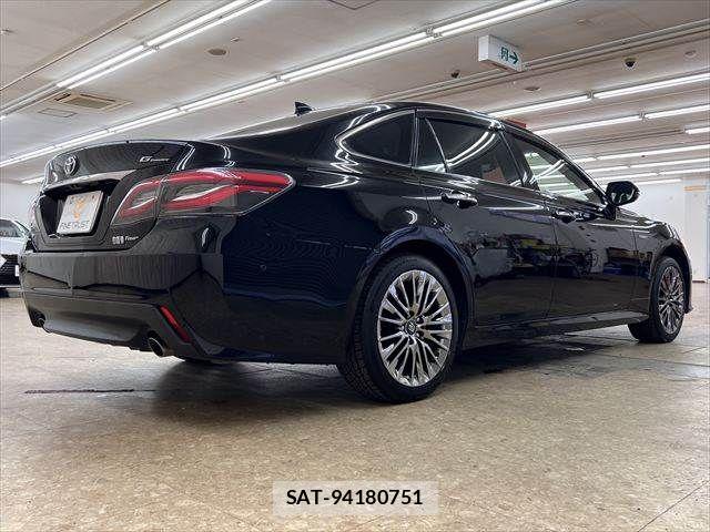Toyota CROWN SEDAN 2018-12 7961054-17