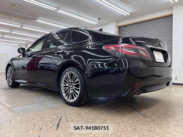 Toyota CROWN SEDAN 2018-12 7961054-18