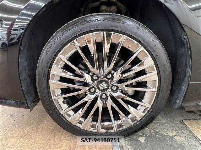 Toyota CROWN SEDAN 2018-12 7961054-28