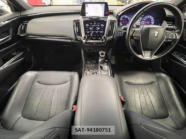 Toyota CROWN SEDAN 2018-12 7961054-2