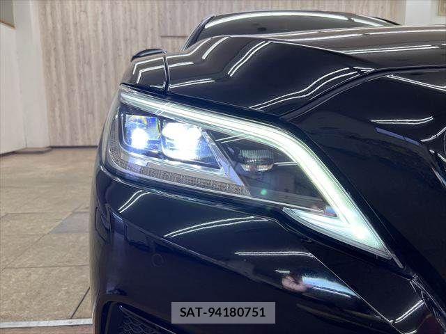 Toyota CROWN SEDAN 2018-12 7961054-29