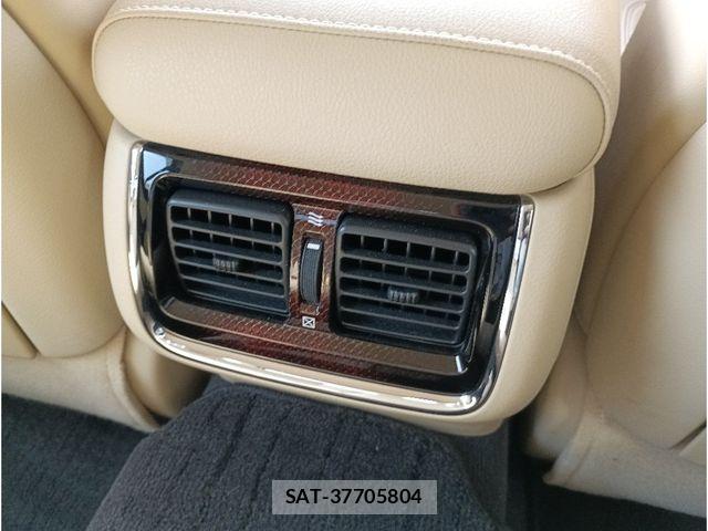 Toyota CROWN SEDAN 2017-04 7961053-17