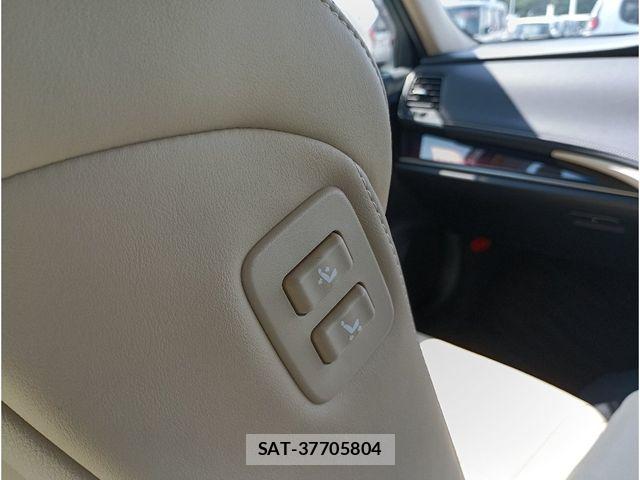 Toyota CROWN SEDAN 2017-04 7961053-18