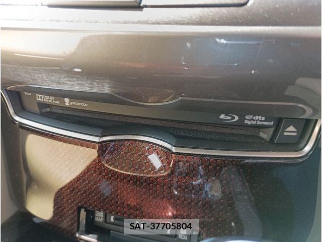 Toyota CROWN SEDAN 2017-04 7961053-21