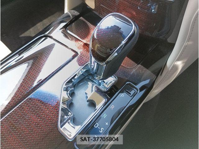 Toyota CROWN SEDAN 2017-04 7961053-23