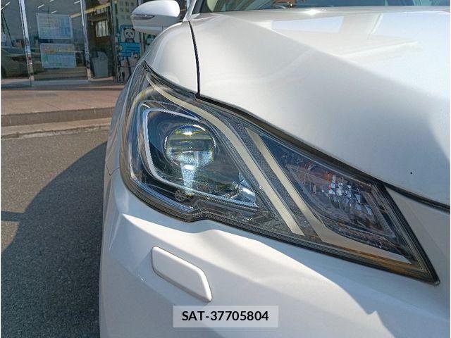 Toyota CROWN SEDAN 2017-04 7961053-28