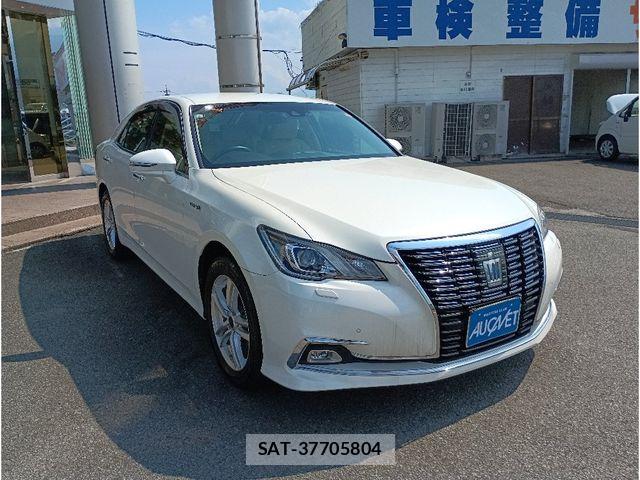 Toyota CROWN SEDAN 2017-04 7961053-4