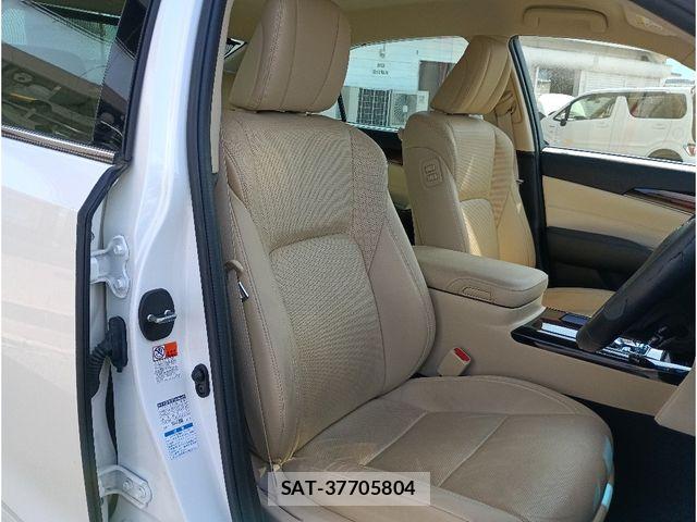 Toyota CROWN SEDAN 2017-04 7961053-8