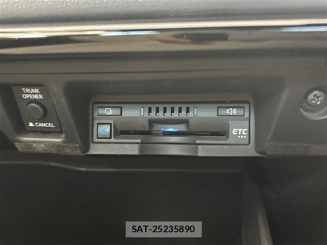 Toyota CROWN SEDAN 2018-11 7978909-18