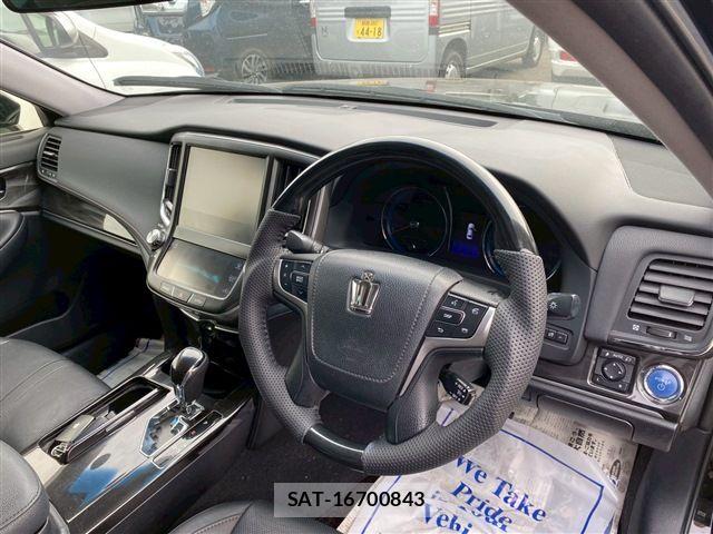 Toyota CROWN SEDAN 2015-02 7978908-12