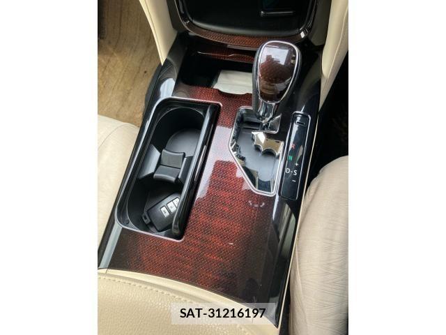 Toyota CROWN SEDAN 2016-09 8035085-21