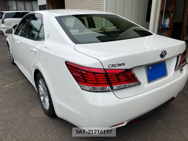 Toyota CROWN SEDAN 2016-09 8035085-3