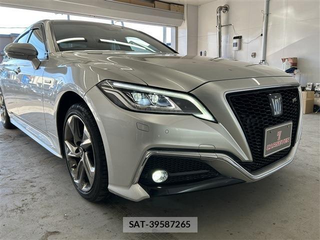 Toyota CROWN SEDAN 2019-04 8035077-11