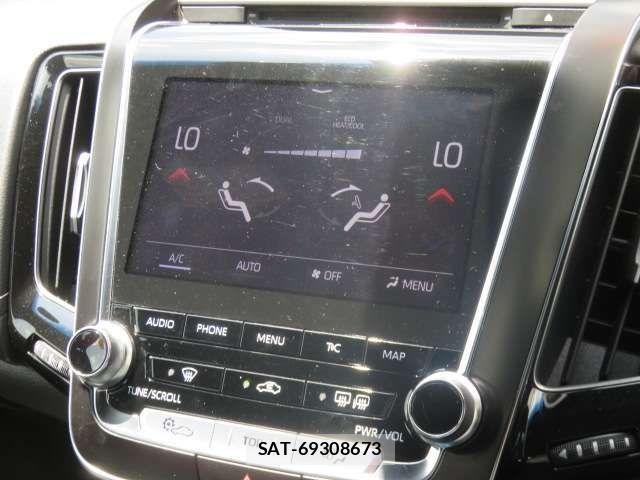 Toyota CROWN SEDAN 2020-04 8035075-13