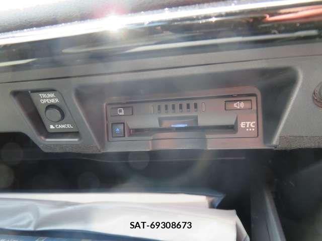 Toyota CROWN SEDAN 2020-04 8035075-15
