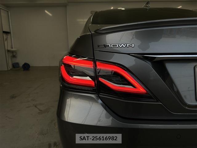 Toyota CROWN SEDAN 2021-02 8035076-10