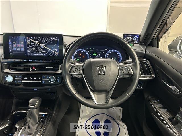 Toyota CROWN SEDAN 2021-02 8035076-14