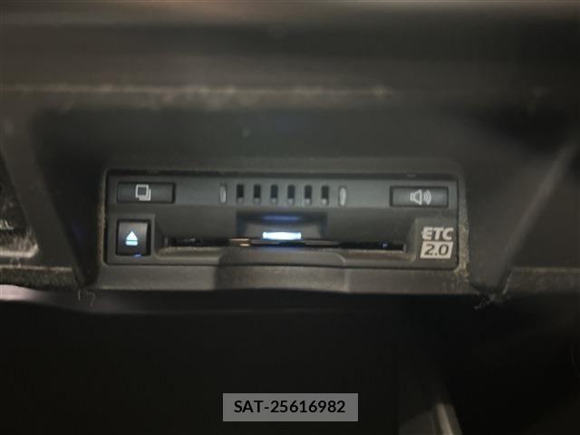Toyota CROWN SEDAN 2021-02 8035076-20