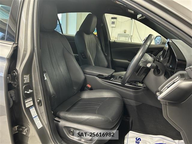 Toyota CROWN SEDAN 2021-02 8035076-23