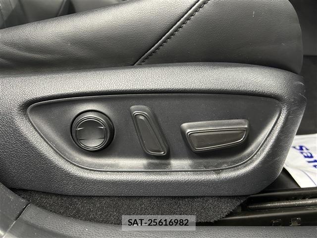 Toyota CROWN SEDAN 2021-02 8035076-24