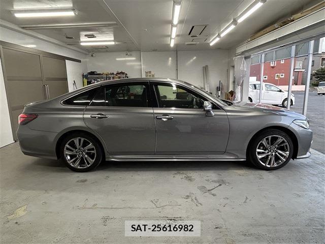 Toyota CROWN SEDAN 2021-02 8035076-3