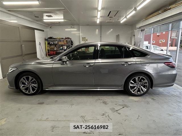 Toyota CROWN SEDAN 2021-02 8035076-7