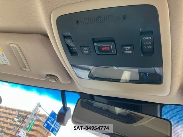 Toyota CROWN SEDAN 2020-03 8073406-22