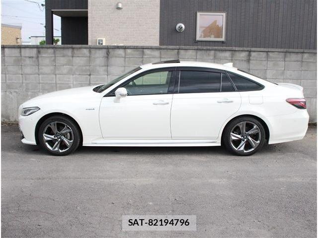 Toyota CROWN SEDAN 2019-11 8073409-4