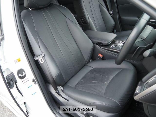 Toyota CROWN SEDAN 2022-04 8098682-9