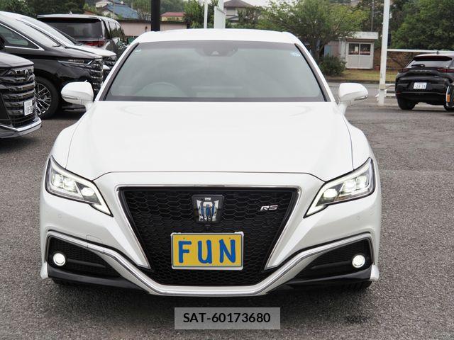 Toyota CROWN SEDAN 2022-04 8098682-1
