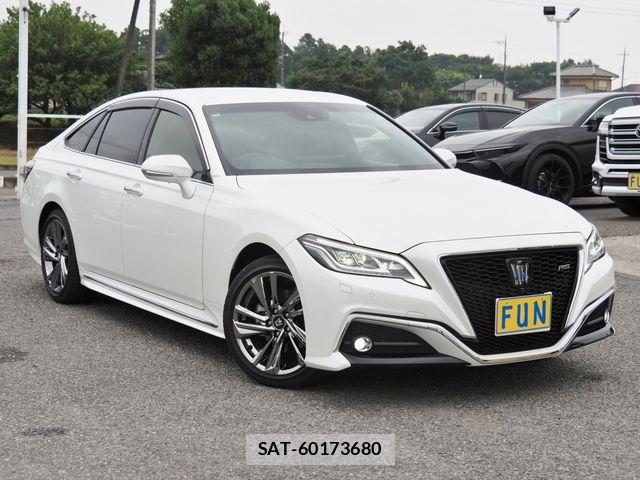 Toyota CROWN SEDAN 2022-04 8098682-2