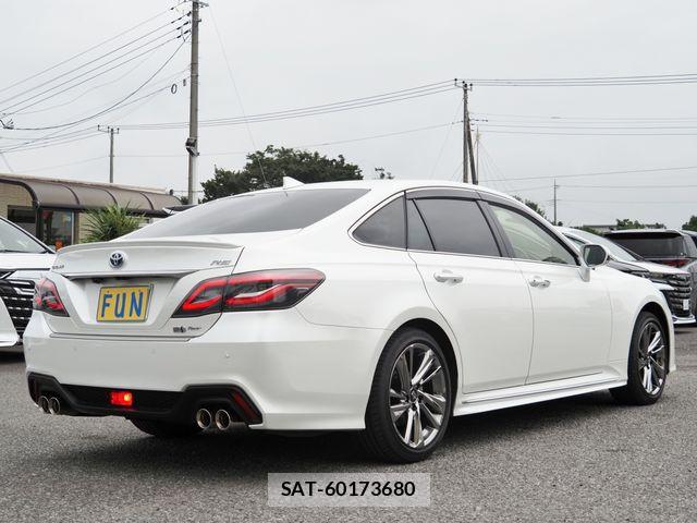 Toyota CROWN SEDAN 2022-04 8098682-4