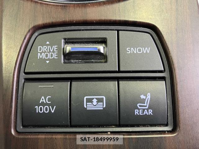 Toyota CROWN SEDAN 2021-02 8129536-16