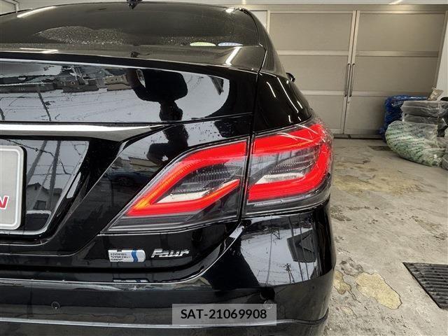 Toyota CROWN SEDAN 2019-12 8158220-9