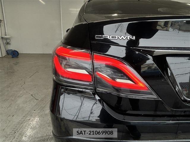 Toyota CROWN SEDAN 2019-12 8158220-10