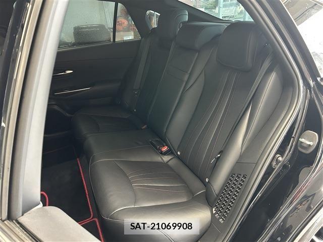Toyota CROWN SEDAN 2019-12 8158220-25