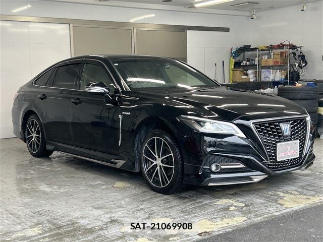 Toyota CROWN SEDAN 2019-12 8158220-2