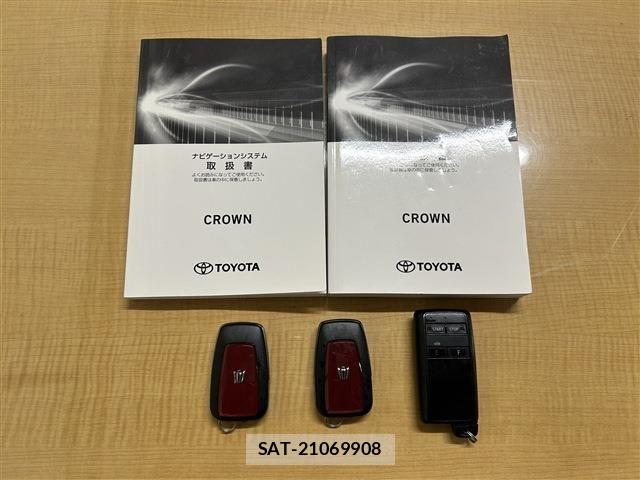Toyota CROWN SEDAN 2019-12 8158220-29