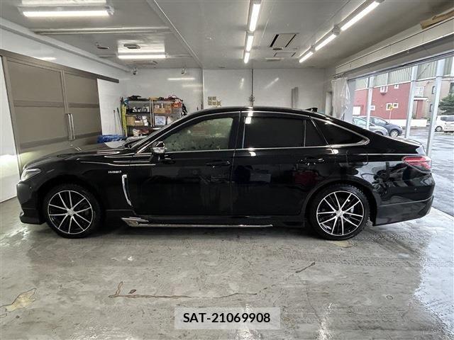 Toyota CROWN SEDAN 2019-12 8158220-7