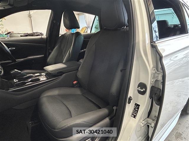 Toyota CROWN SEDAN 2021-06 8207064-24