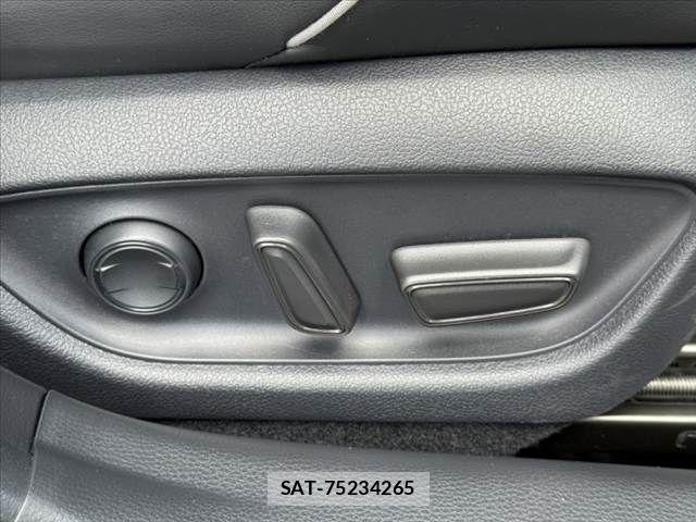 Toyota CROWN SEDAN 2019-12 8229427-28
