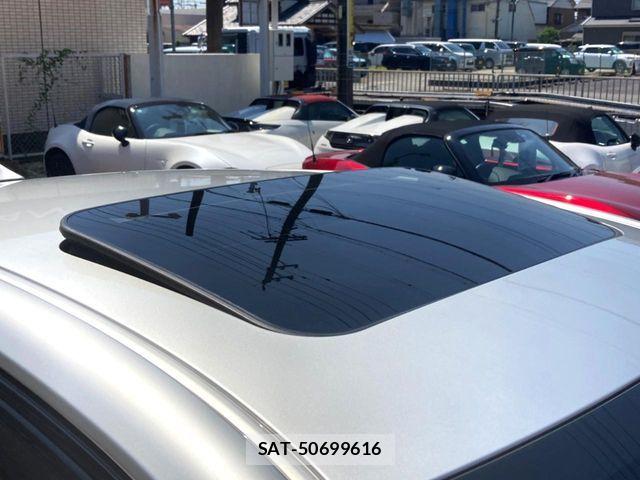 Toyota CROWN SEDAN 2018-06 8229428-2