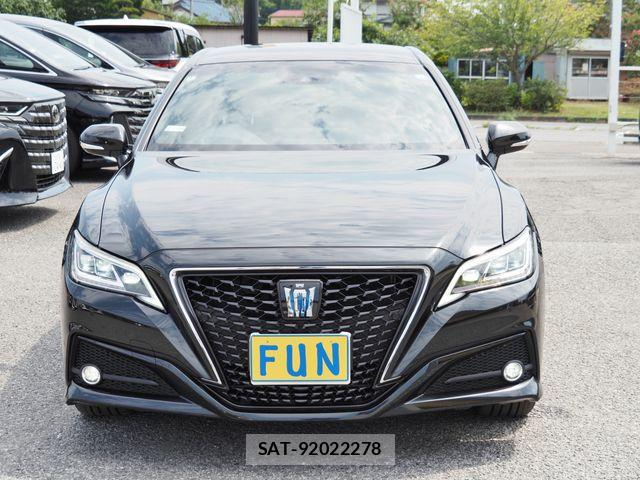 Toyota CROWN SEDAN 2022-01 8313959-1