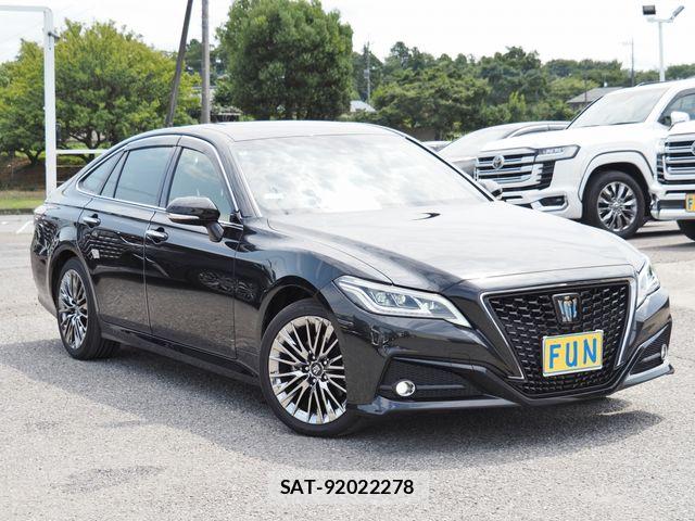 Toyota CROWN SEDAN 2022-01 8313959-2