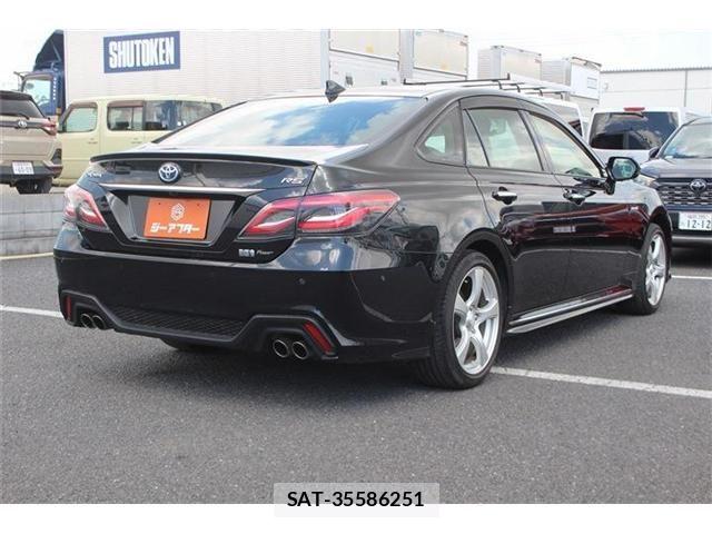 Toyota CROWN SEDAN 2018-11 8365323-12