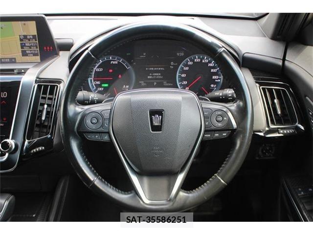 Toyota CROWN SEDAN 2018-11 8365323-27