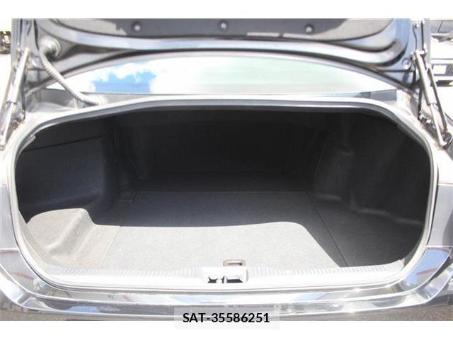 Toyota CROWN SEDAN 2018-11 8365323-28