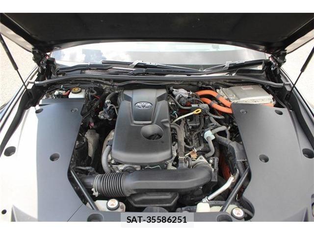 Toyota CROWN SEDAN 2018-11 8365323-29
