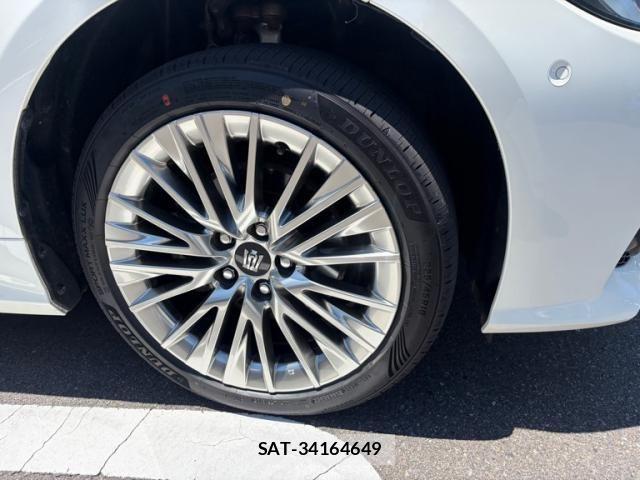 Toyota CROWN SEDAN 2020-03 8371555-10